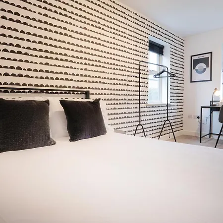 Canal-side Townhouse Free Parking Location Holiday home Leeds (West Yorkshire)